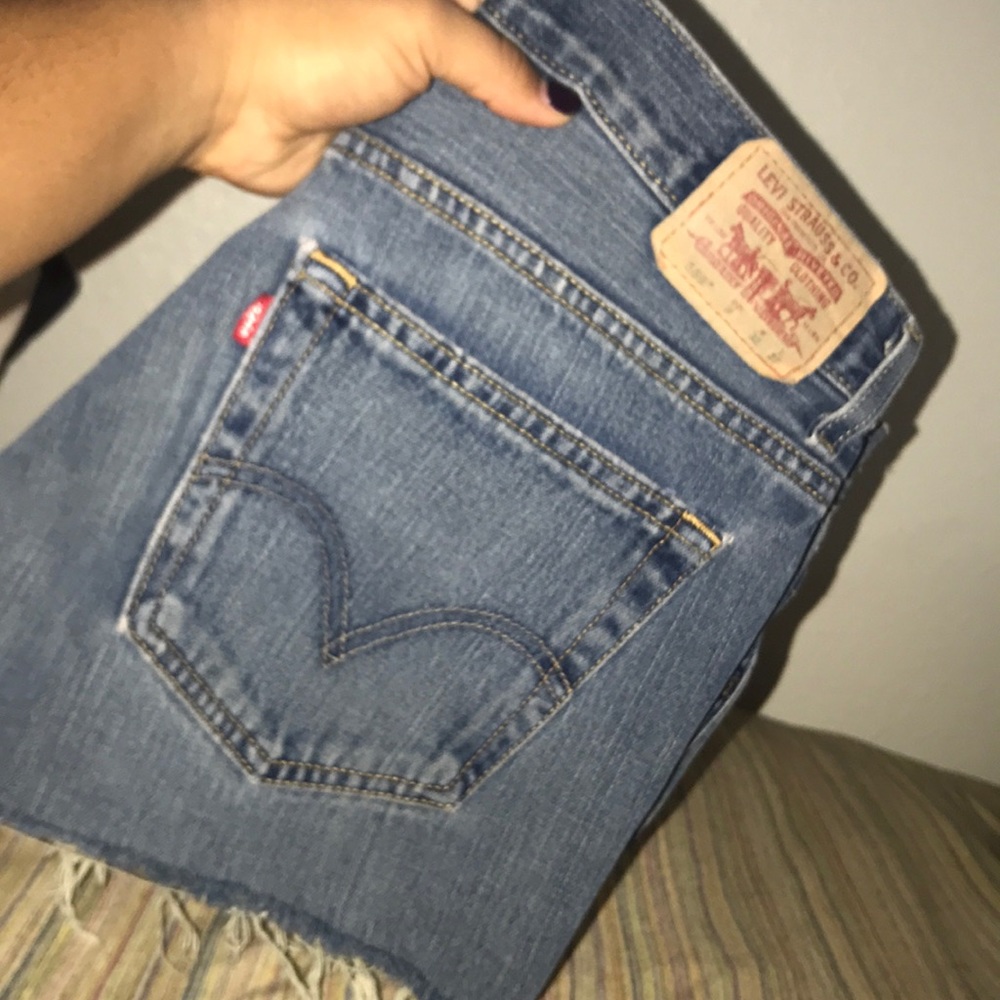569 LEVI cutoff shorts frayed